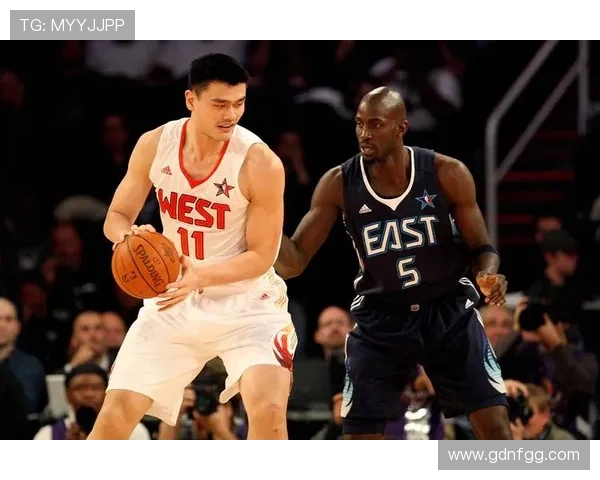 姚明传奇再续：重温NBA巨星的辉煌岁月与不屈精神